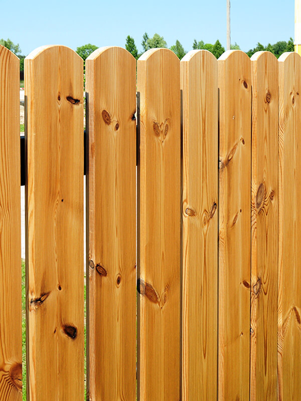 Wood fence contractor in Olathe Kansas