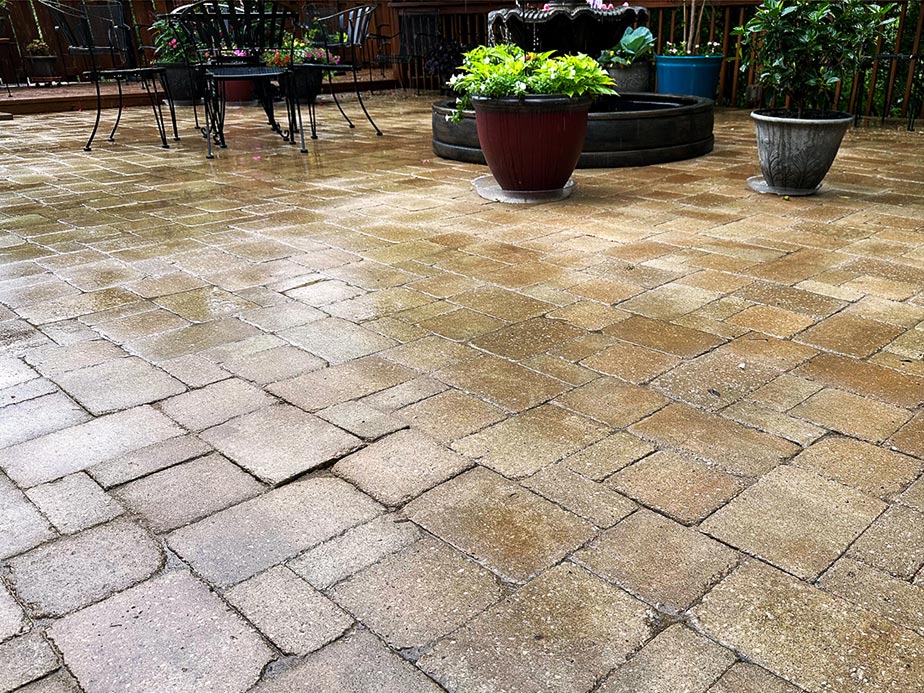 Hardscapes and pavers power washing company Leawood Kansas