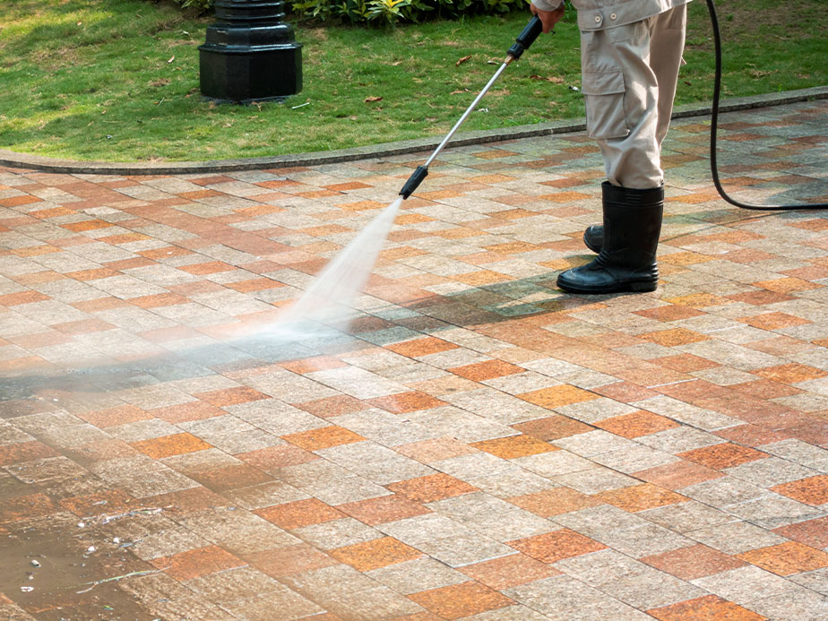 Power Washing contractor in Olathe Kansas