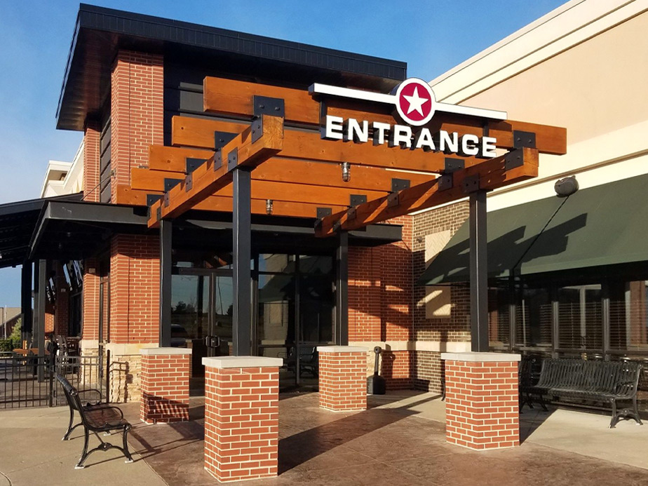 Commercial building pressure washing contractor in Olathe Kansas