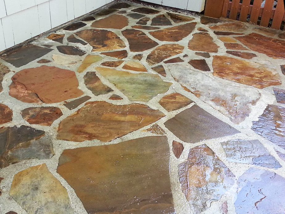 Hardscapes and paver pressure washing contractor in Olathe Kansas